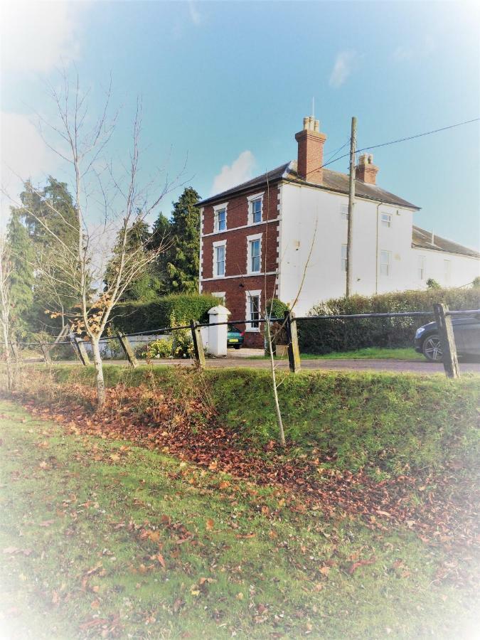The Lodge At Heathfield レッドベリー エクステリア 写真